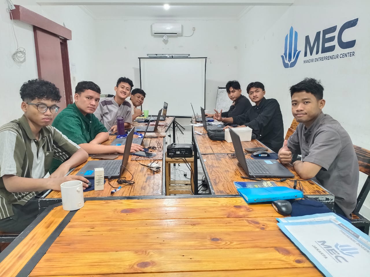 Asah Kemampuan Web Design, MEC Siapkan SDM Unggul